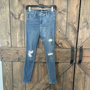 Hollister Blue Skinny Jeans‎ Modern Distressed Style